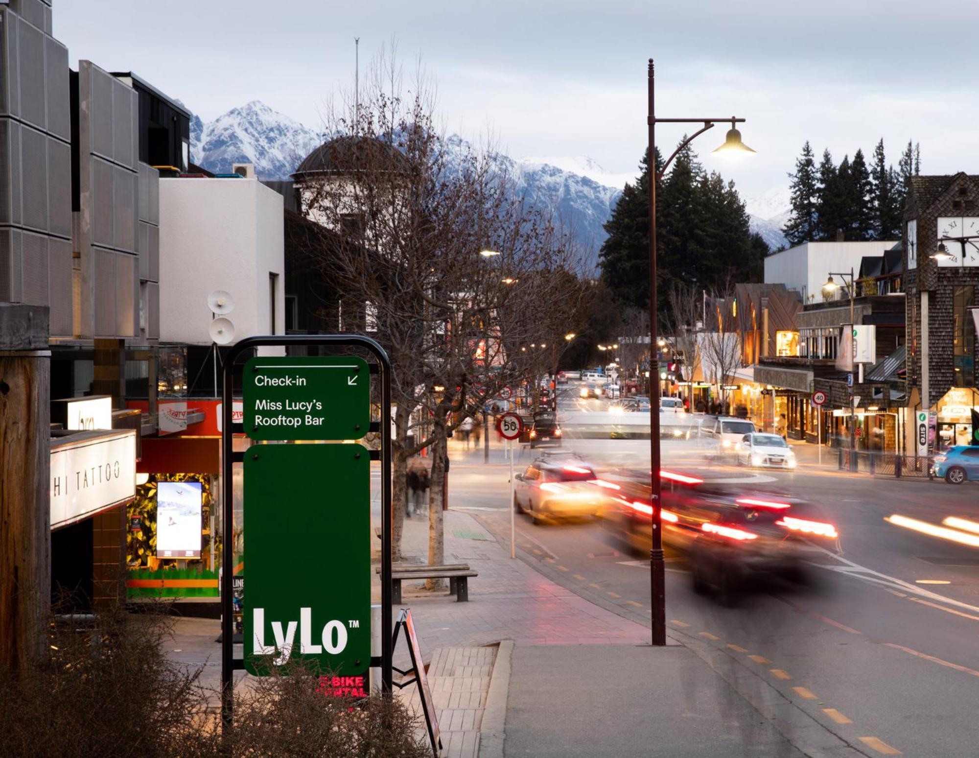 Lylo Queenstown Vandrarhem Exteriör bild